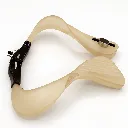 7 - Collier plastron en plexiglas posé.webp
